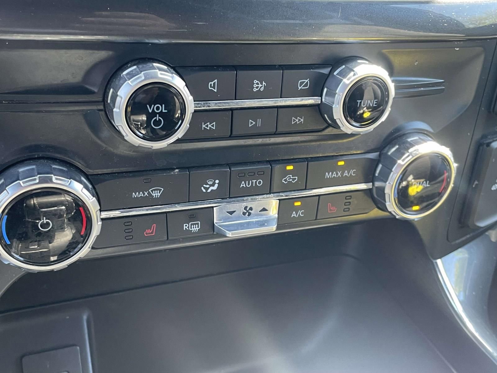 Certified 2022 Ford F150 XLT w/ Equipment Group 302A High image 21