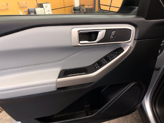 Certified 2023 Ford Explorer XLT w/ Equipment Group 202A AWD/4WD image 12