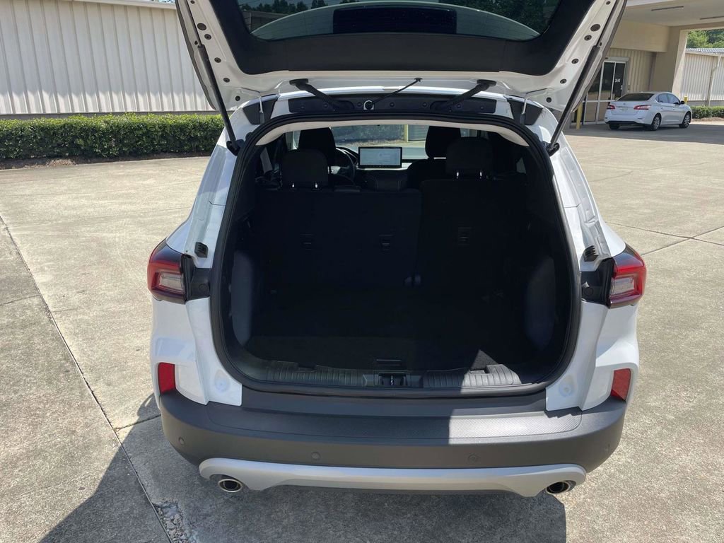 Certified 2025 Ford Escape Active w/ Tech Pack #1 FWD image 10