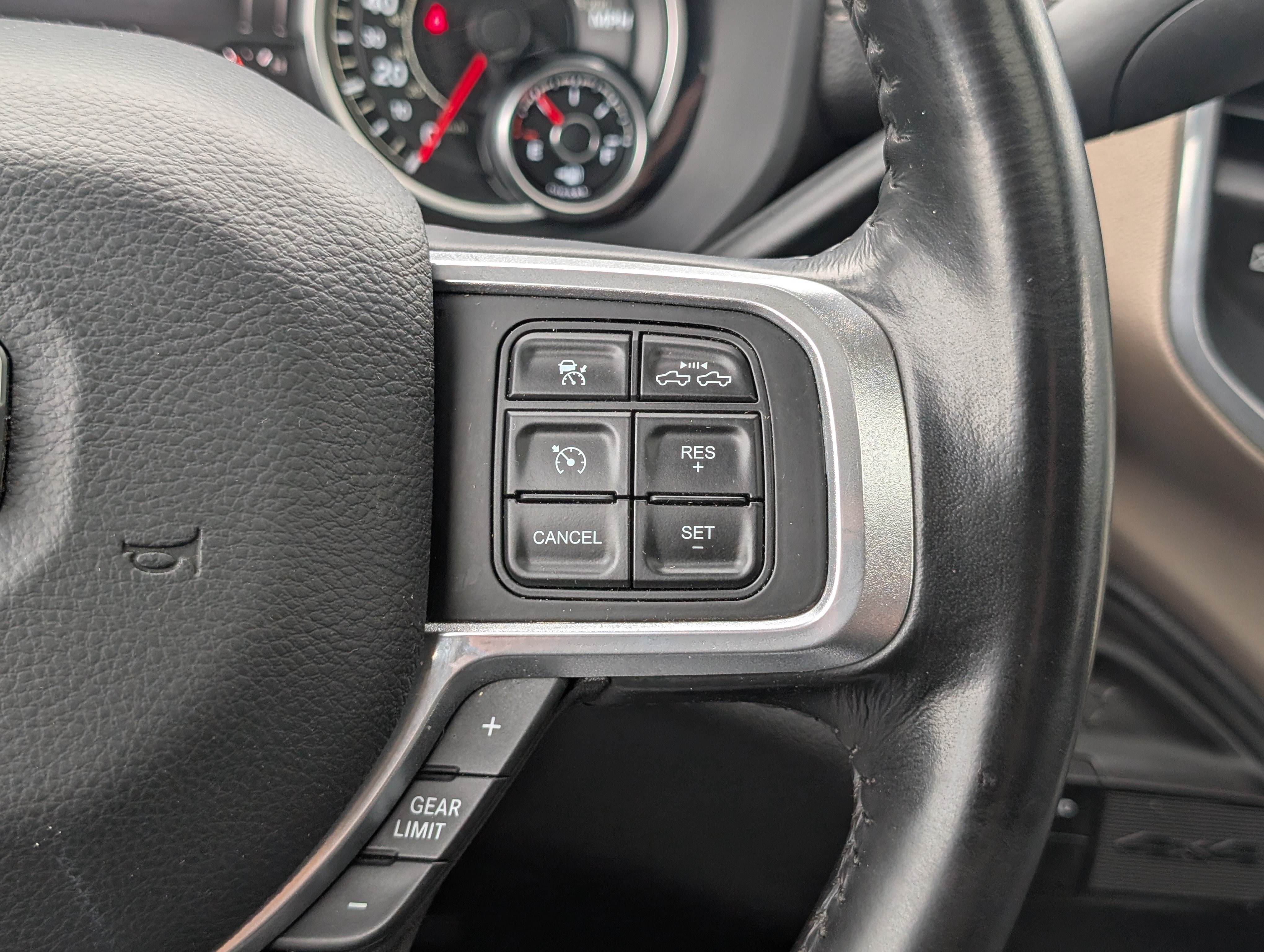 Used 2022 RAM 2500 Laramie AWD/4WD image 24