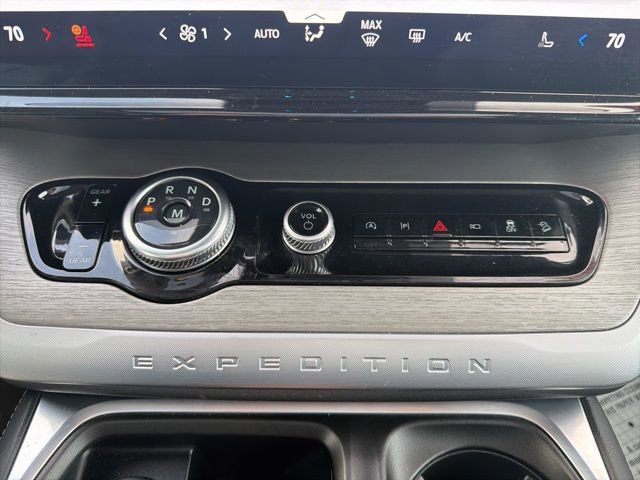 Certified 2025 Ford Expedition Max Platinum image 19