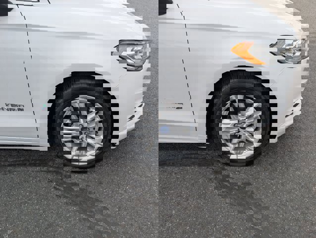 Certified 2018 Ford Fusion S image 9