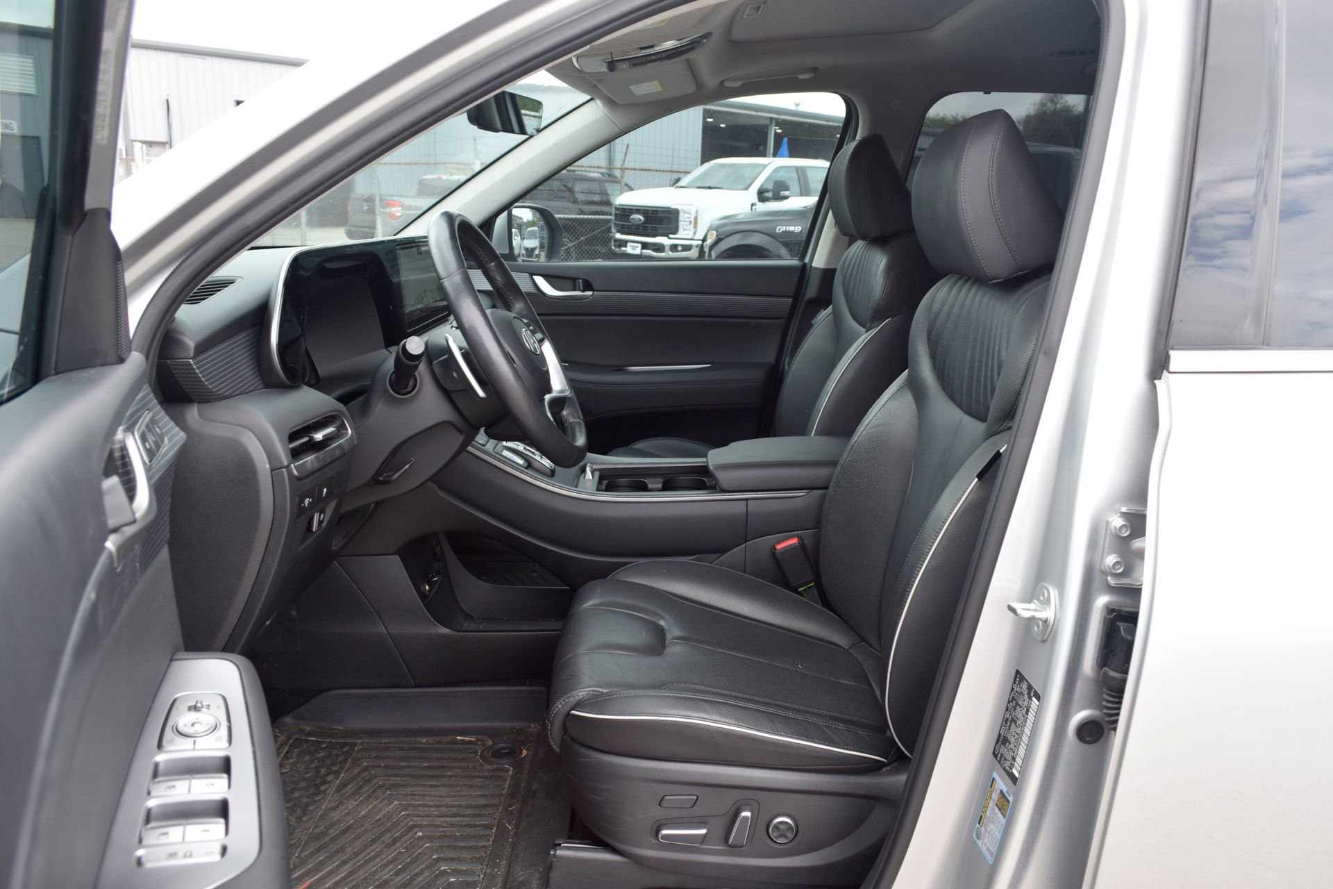 Used 2023 Hyundai Palisade Limited FWD image 18