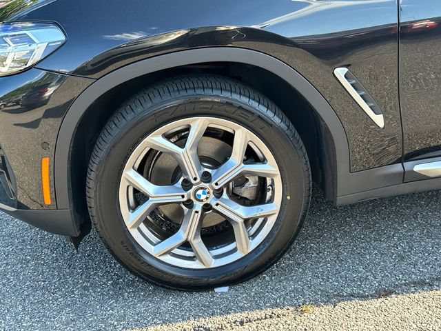 Used 2024 BMW X4 xDrive30i w/ Parking Assistance Package AWD/4WD image 13