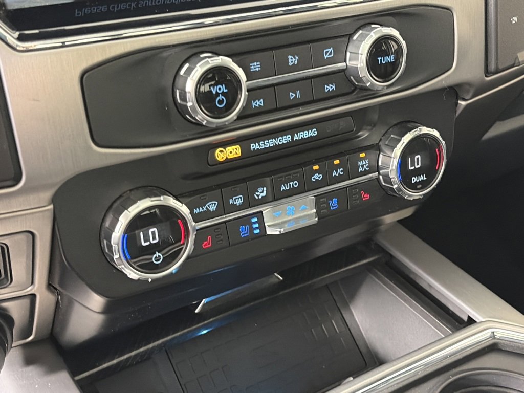 Certified 2022 Ford F350 Platinum w/ FX4 Off-Road Package image 21