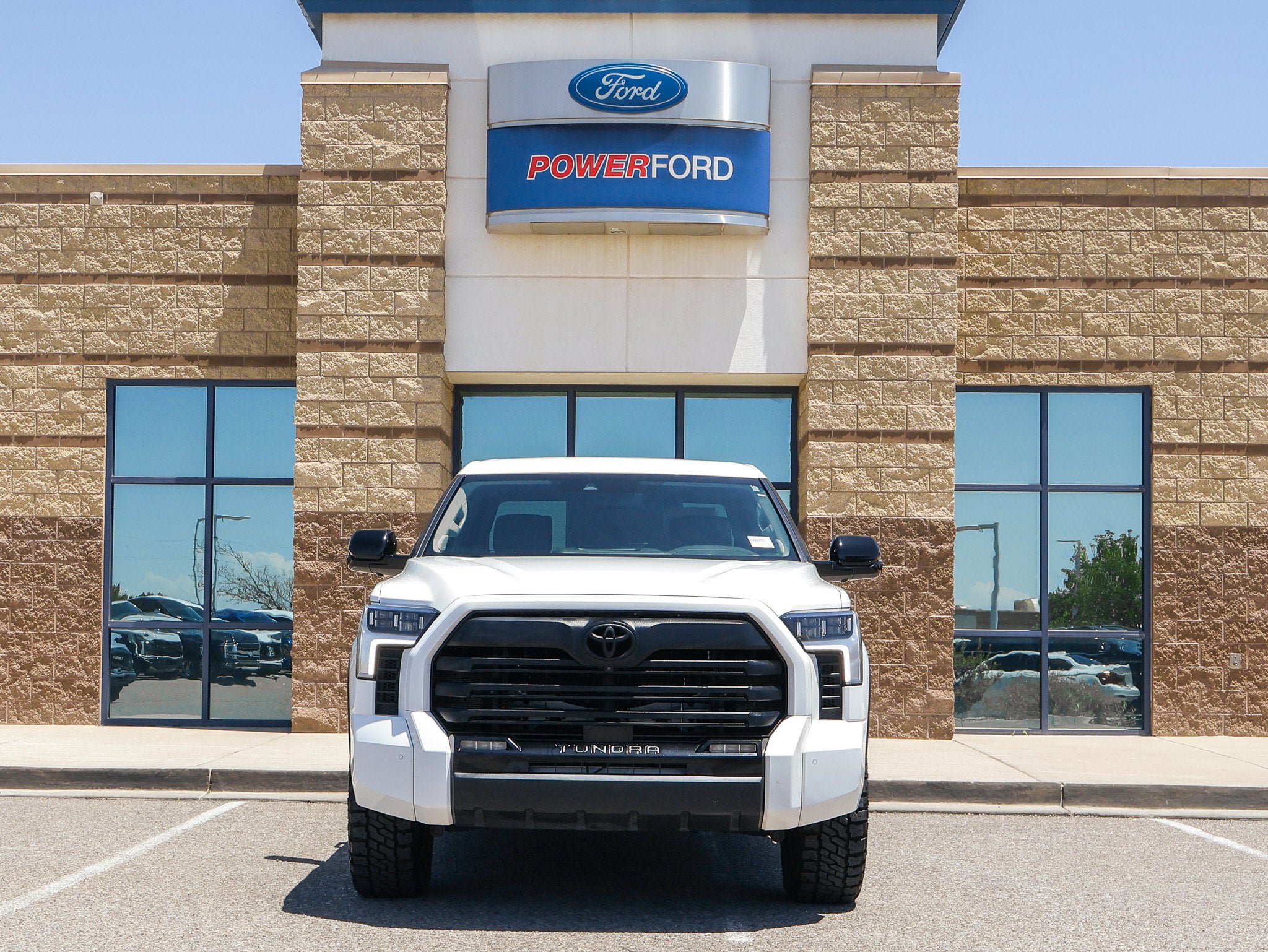 Used 2024 Toyota Tundra Limited AWD/4WD image 3