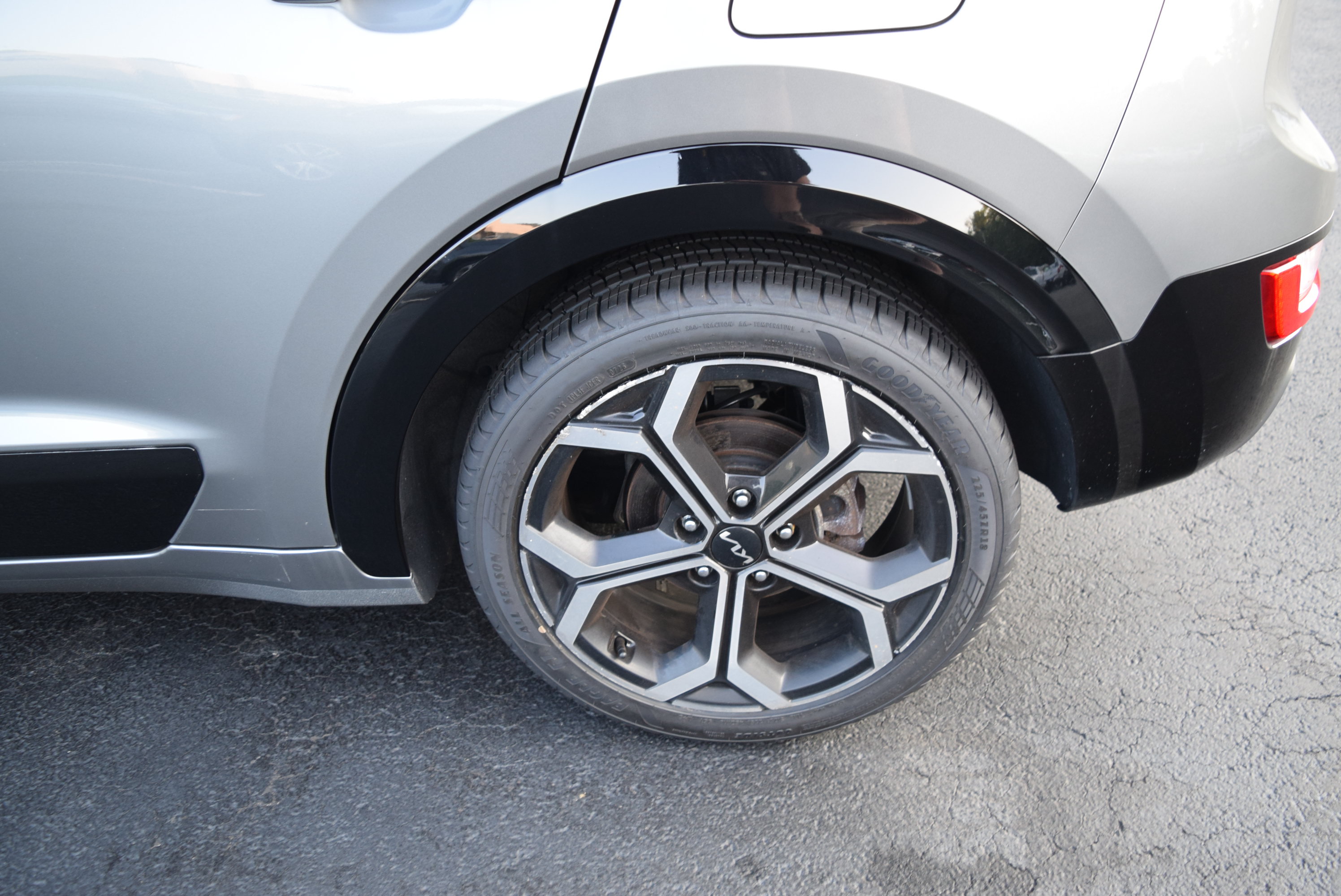 Used 2023 Kia Niro EX Touring FWD image 7