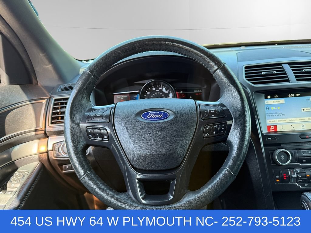 Certified 2018 Ford Explorer XLT w/ Equipment Group 202A AWD/4WD image 12
