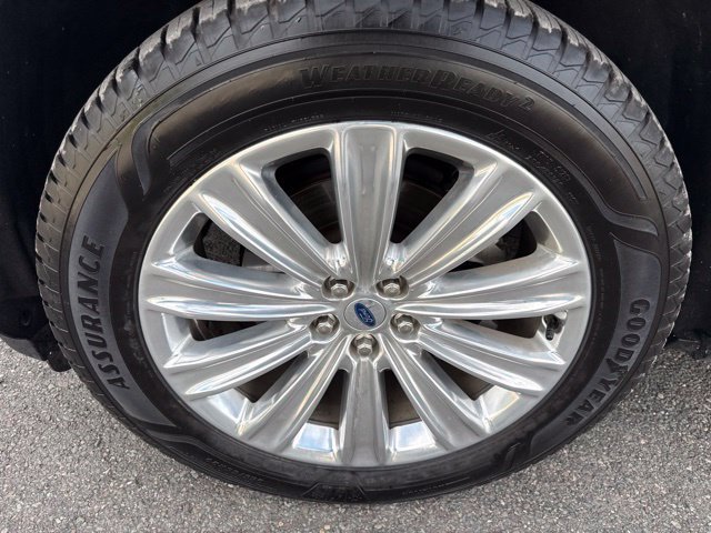 Certified 2022 Ford Explorer Limited w/ Equipment Group 301A AWD/4WD image 10