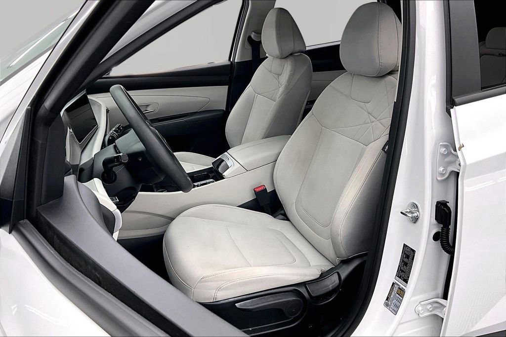 Used 2025 Hyundai Tucson SE FWD image 25