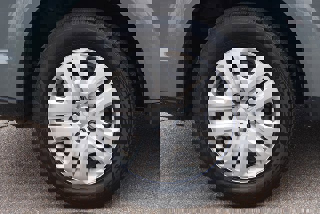 Used 2019 Dodge Journey SE image 9