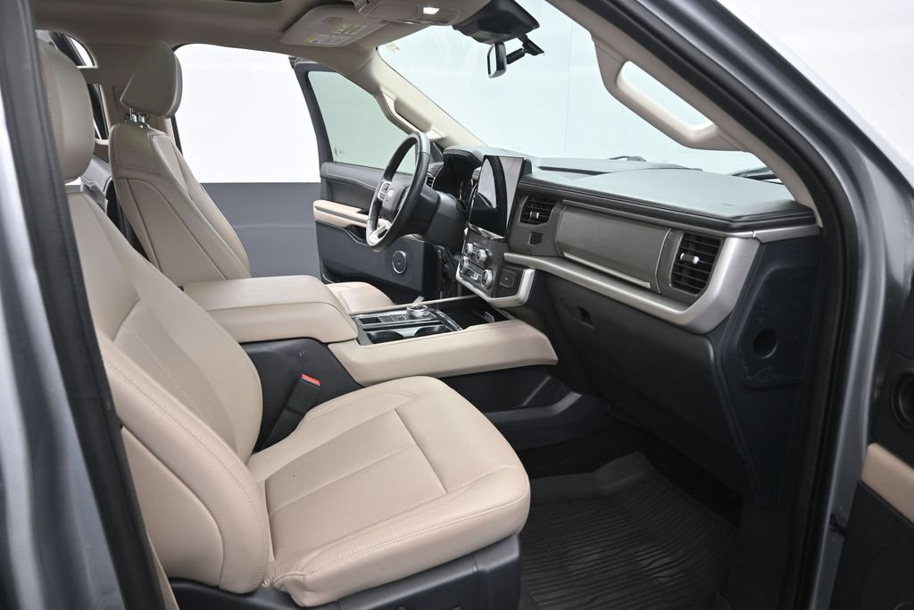 Certified 2022 Ford Expedition XLT RWD image 16