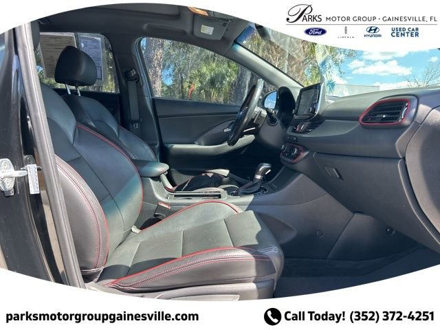 Used 2018 Hyundai Elantra GT Sport w/ Sport Tech Package 04 FWD image 17