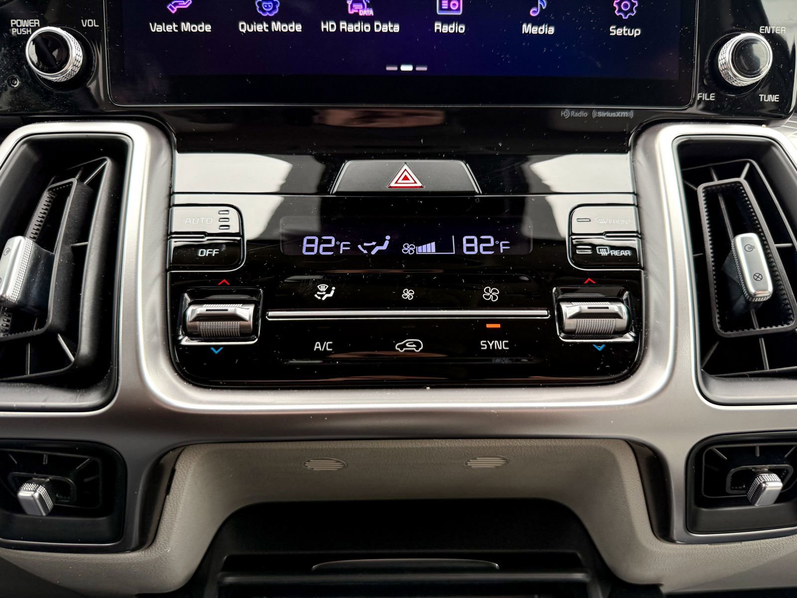 Used 2023 Kia Sorento S image 30