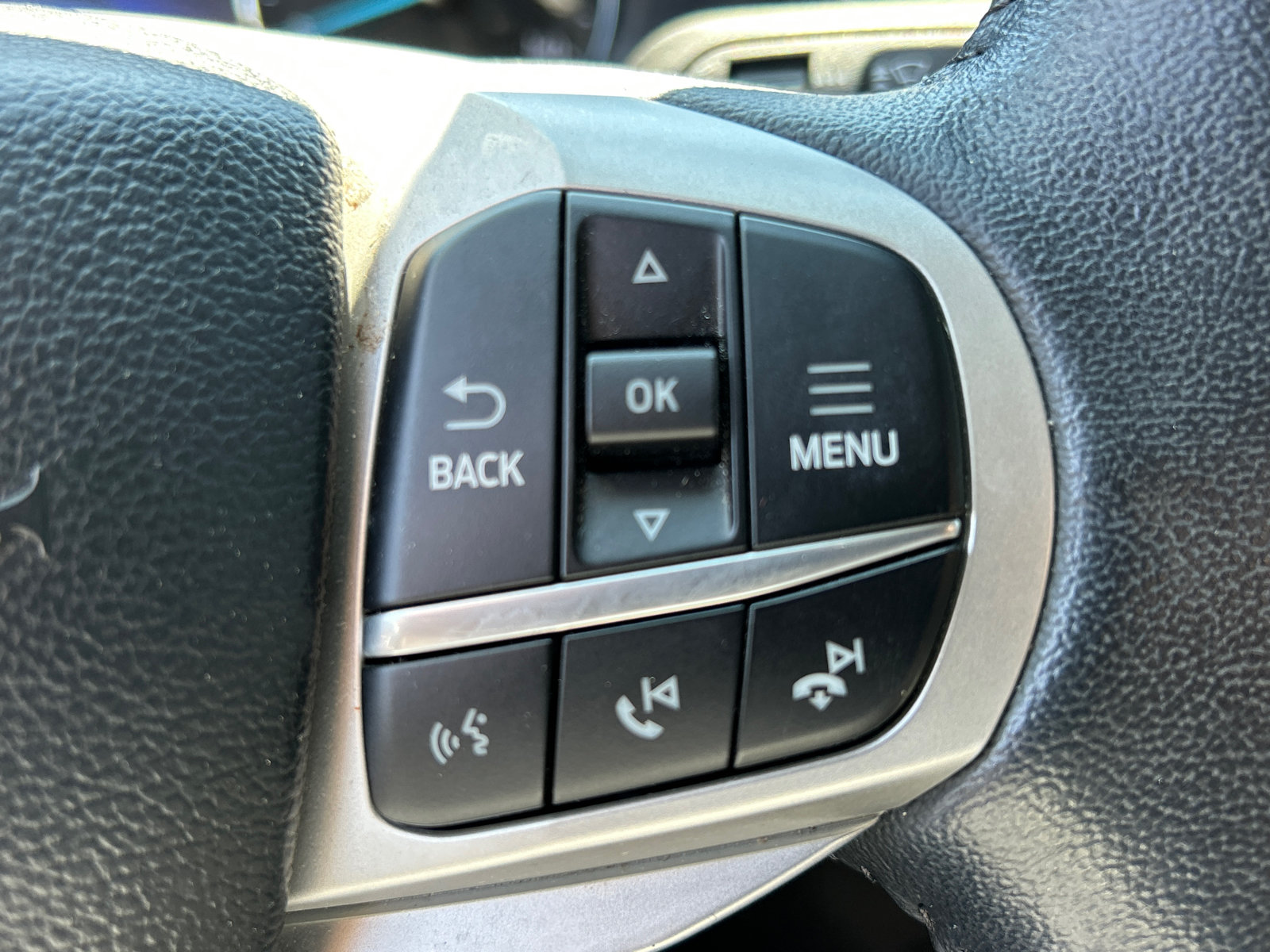 Certified 2023 Ford Explorer XLT w/ Equipment Group 202A AWD/4WD image 14