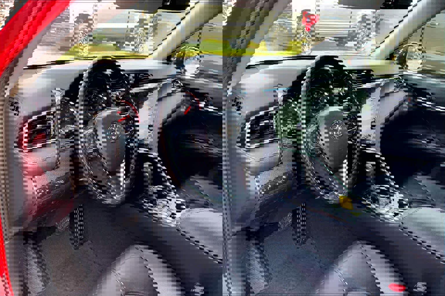 Used 2019 Toyota Camry XSE image 16