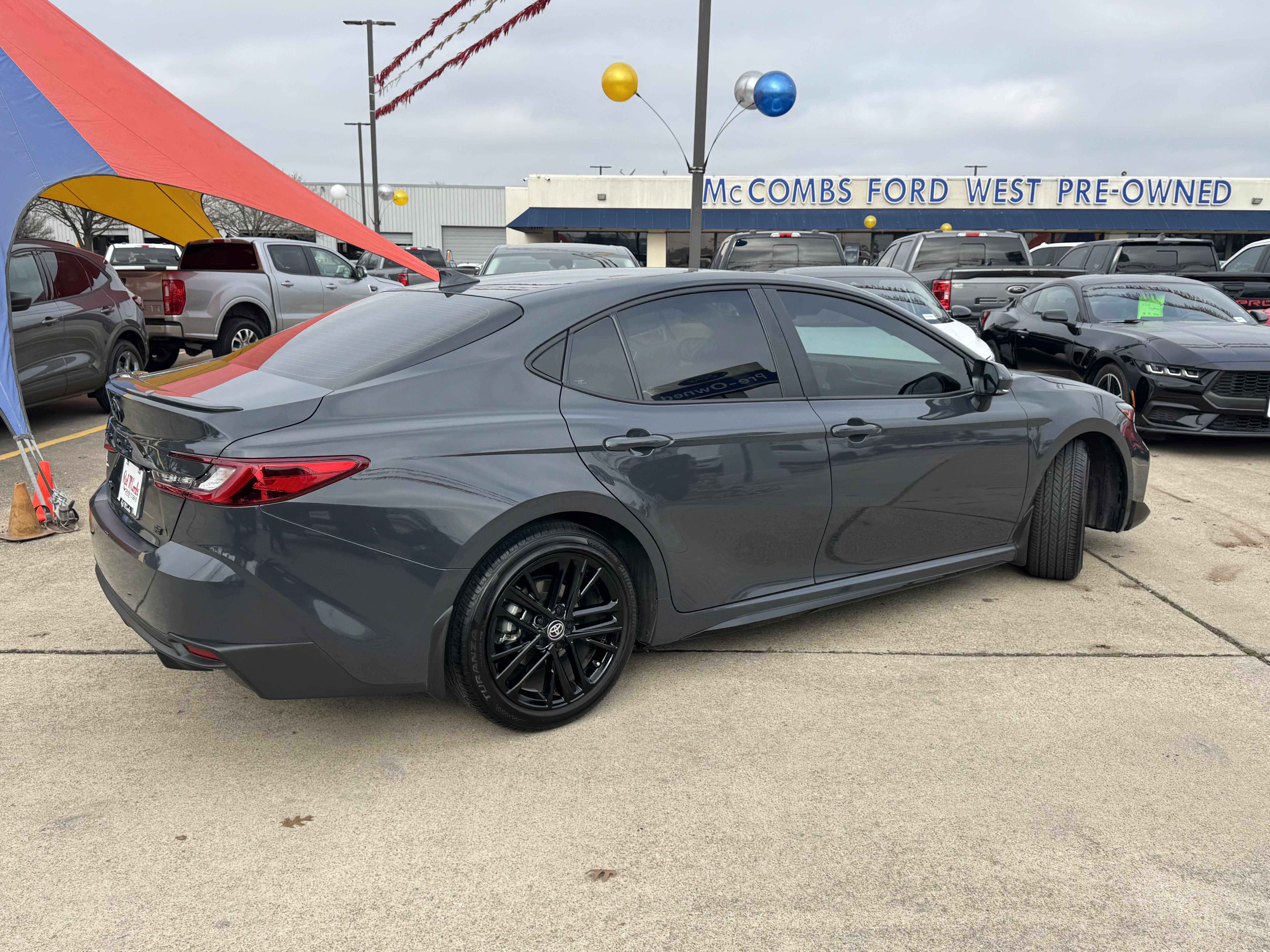 Used 2025 Toyota Camry LE image 5