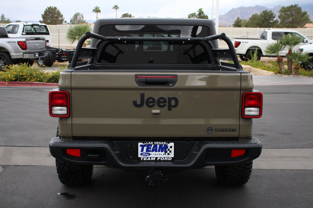 Used 2020 Jeep Gladiator Sport w/ Quick Order Package 24S AWD/4WD image 7