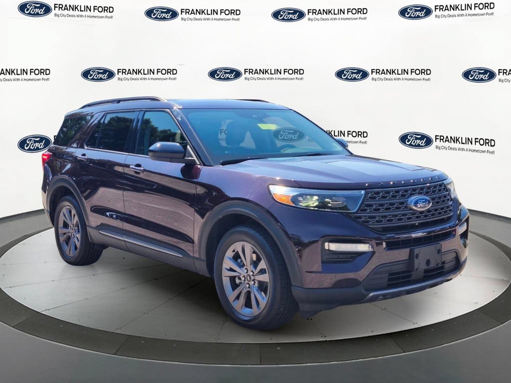 Certified 2022 Ford Explorer XLT w/ Equipment Group 202A AWD/4WD image 7