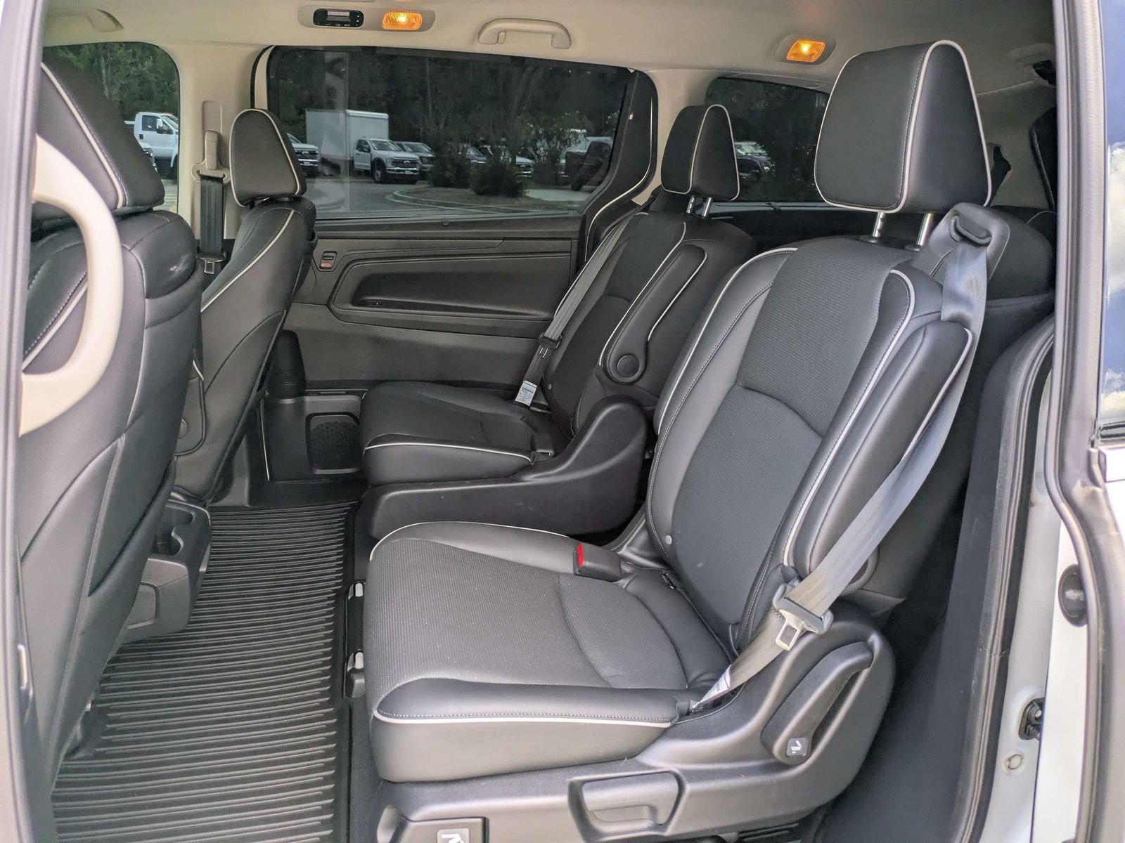 Used 2025 Honda Odyssey Elite image 8