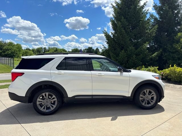 Certified 2023 Ford Explorer XLT w/ Equipment Group 202A AWD/4WD image 6