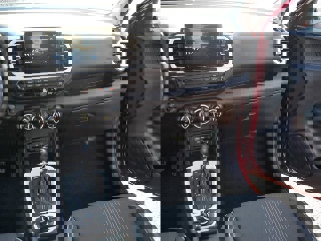 Used 2024 Hyundai Venue Limited image 23