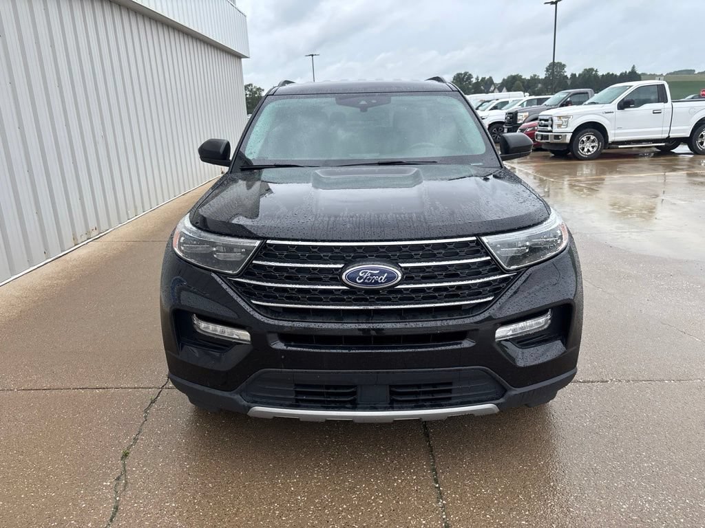 Certified 2024 Ford Explorer XLT w/ Equipment Group 202A AWD/4WD image 2