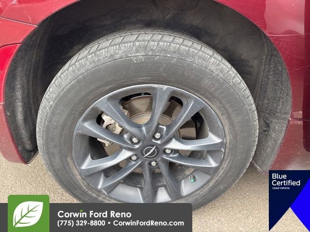 Used 2020 Chrysler Pacifica Touring-L image 18