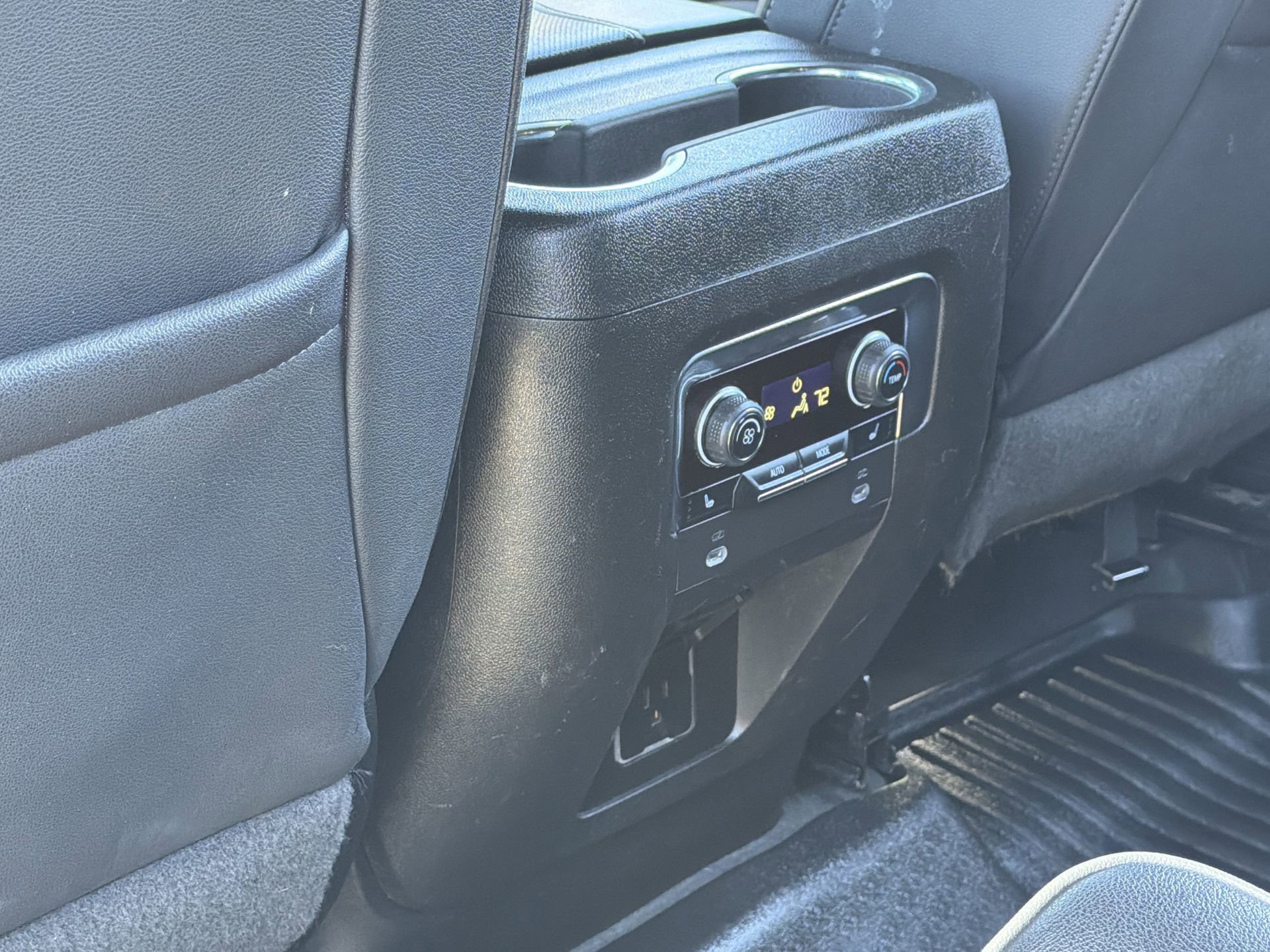 Used 2022 Chevrolet Tahoe Premier image 28