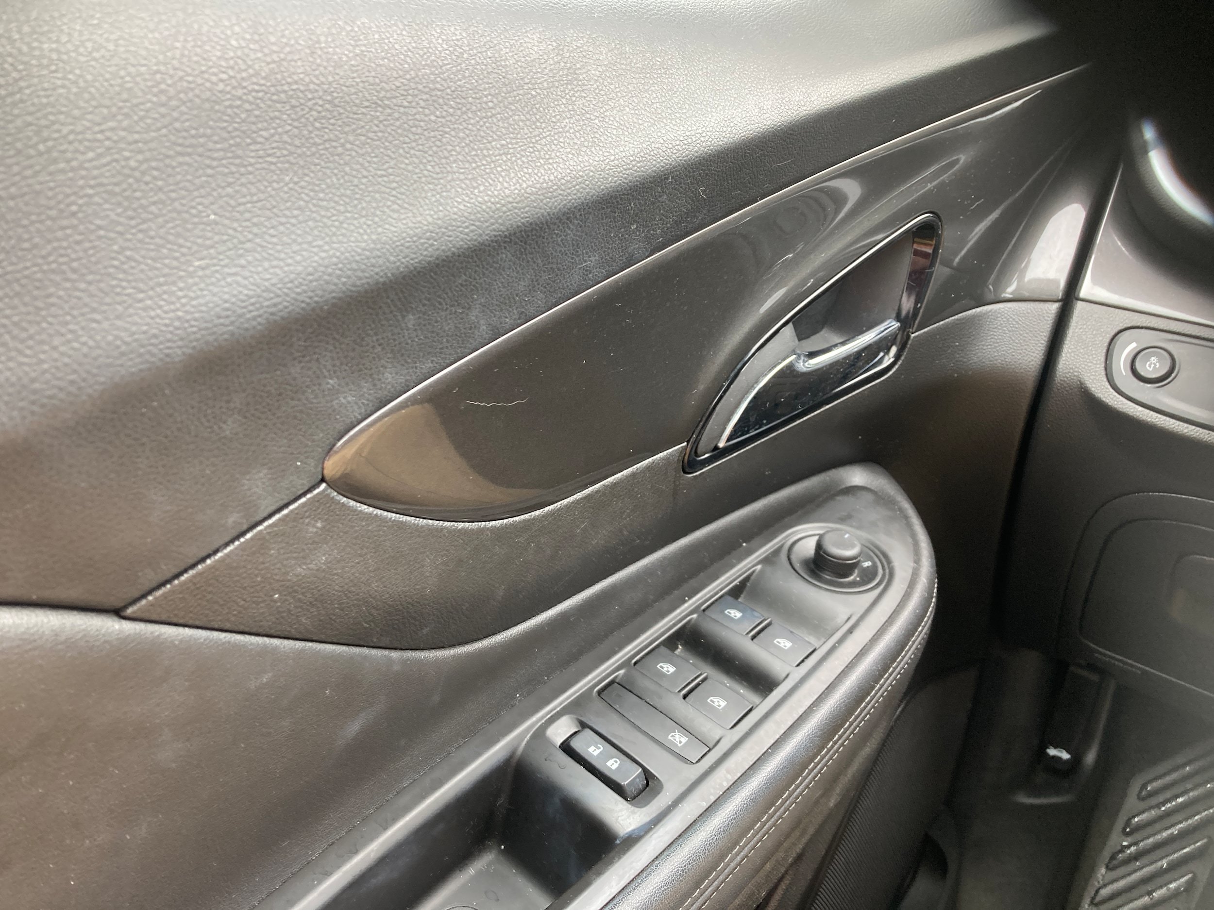 Used 2018 Buick Encore Preferred FWD image 8