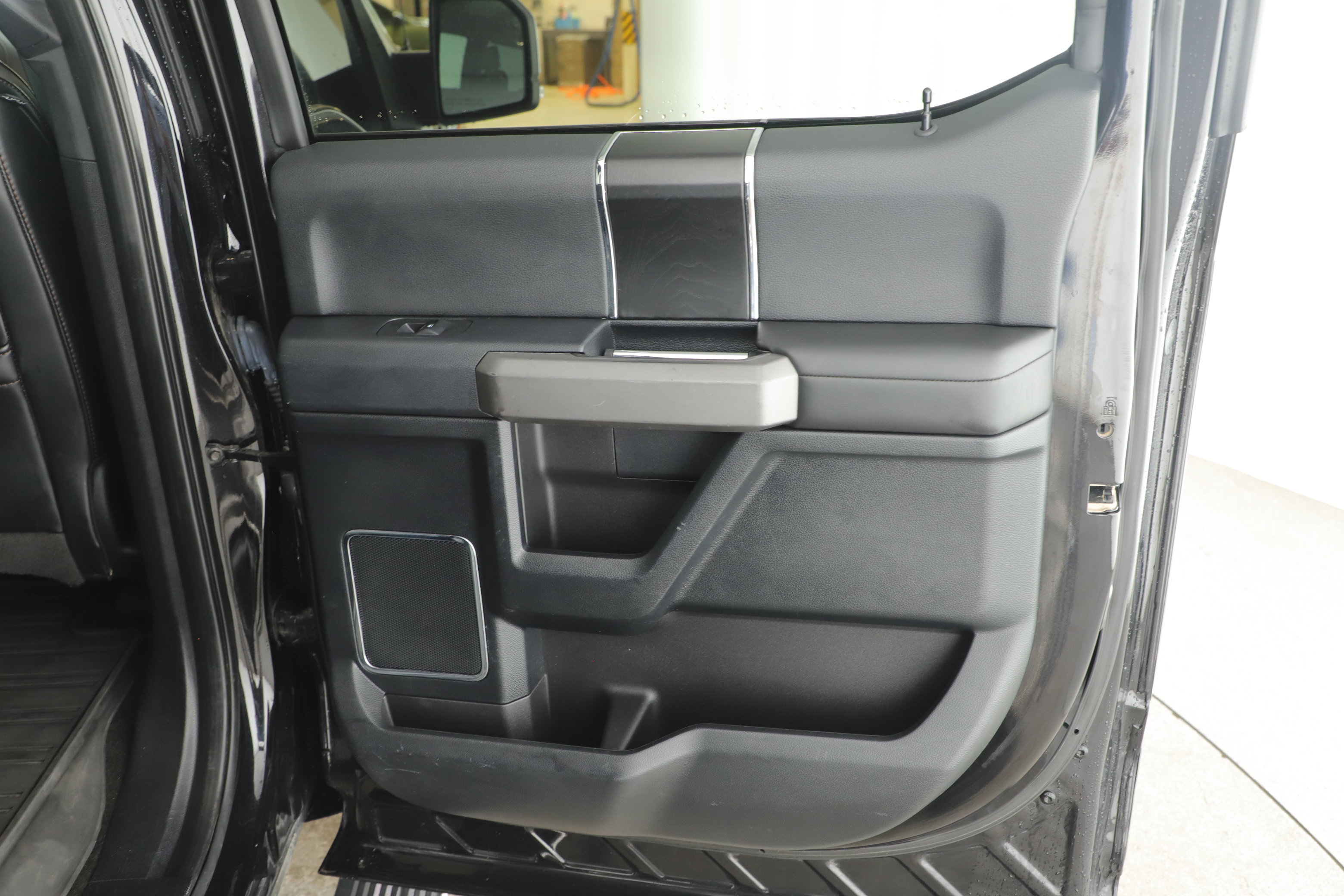 Certified 2020 Ford F150 Platinum w/ Equipment Group 701A Luxury image 19