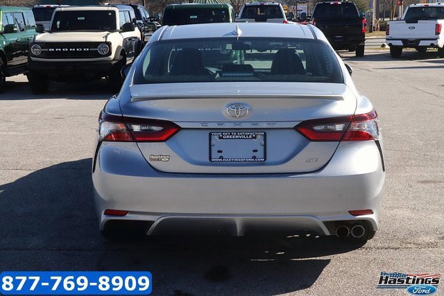 Used 2024 Toyota Camry SE image 2