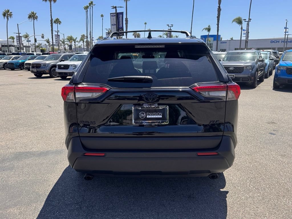 Used 2025 Toyota RAV4 XLE FWD image 11