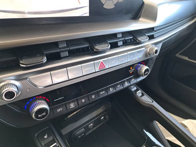 Used 2025 Kia Telluride S AWD/4WD image 12
