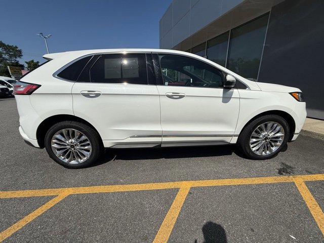 Certified 2022 Ford Edge Titanium w/ Equipment Group 301A image 7