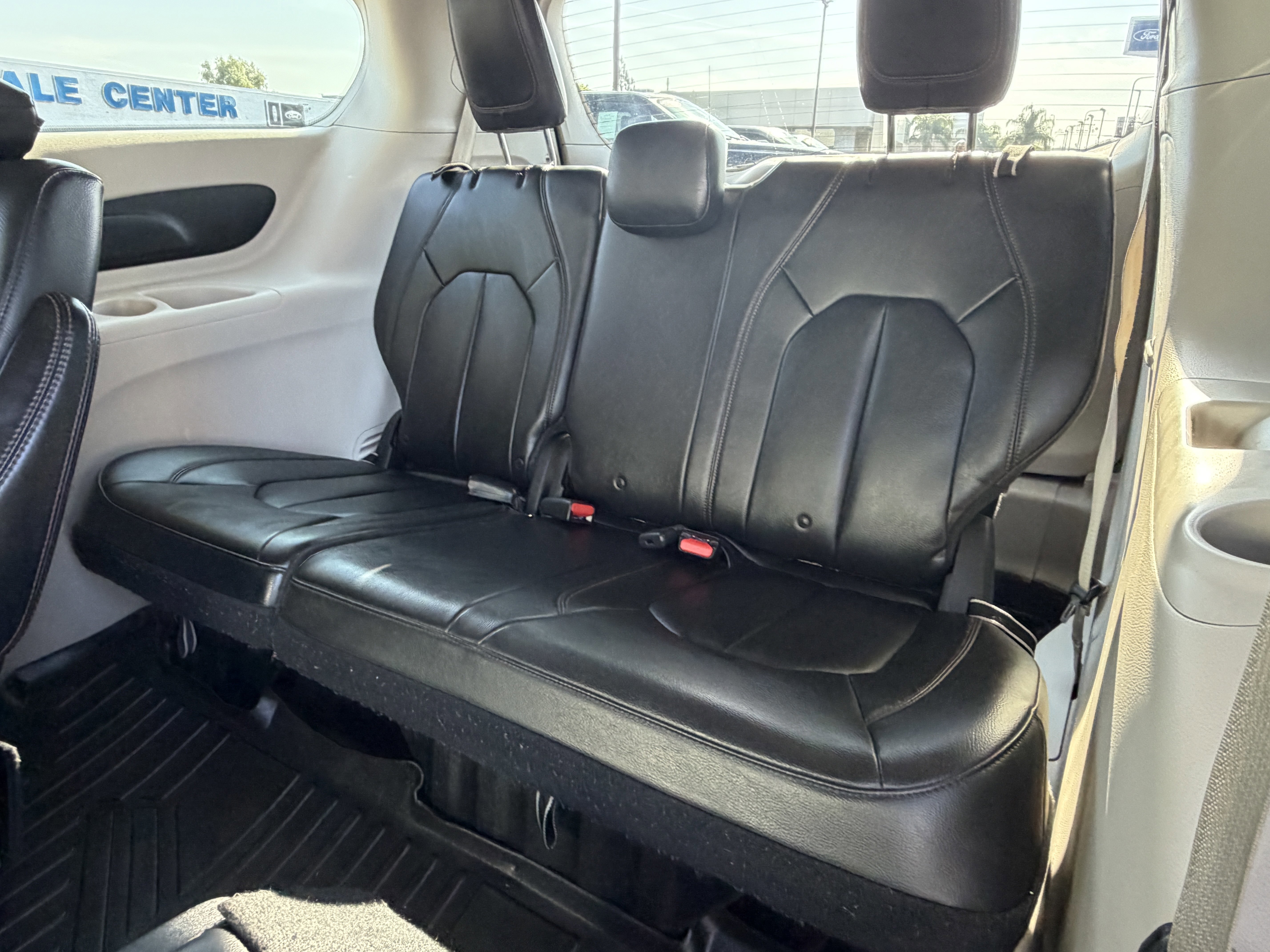 Used 2017 Chrysler Pacifica Touring-L image 22