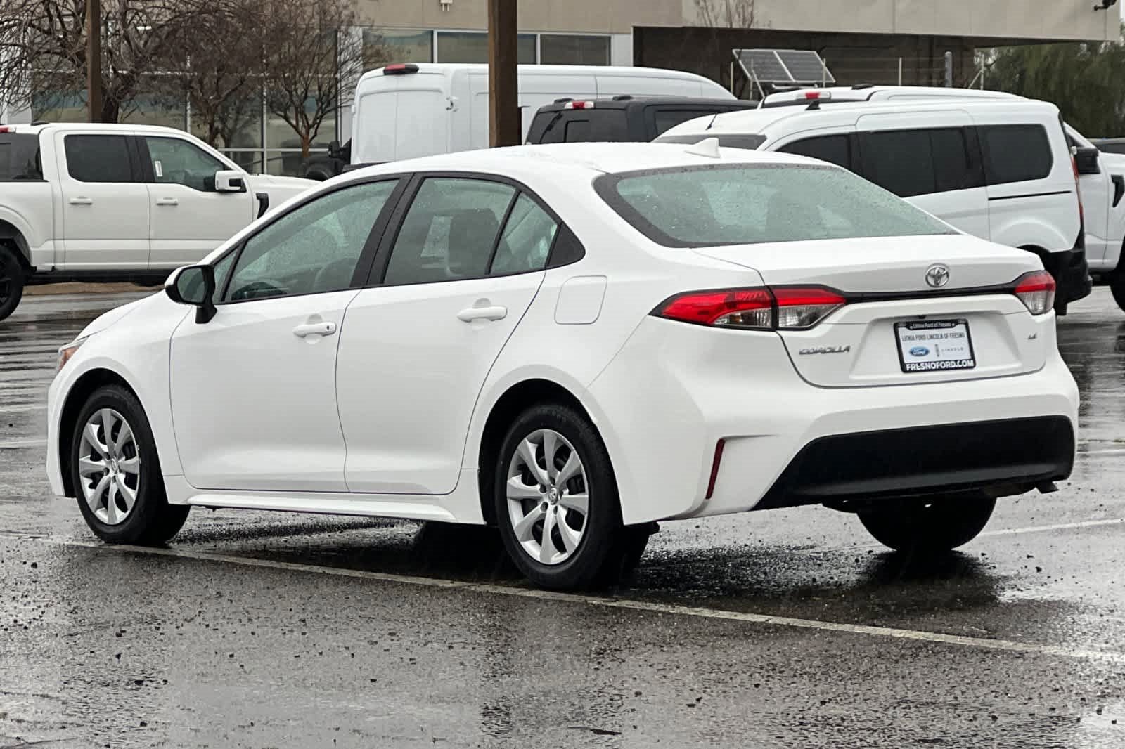Used 2023 Toyota Corolla LE image 3