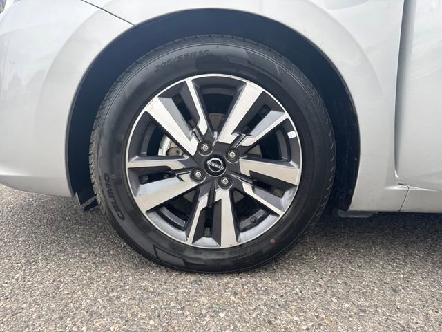 Used 2023 Nissan Versa SV image 17