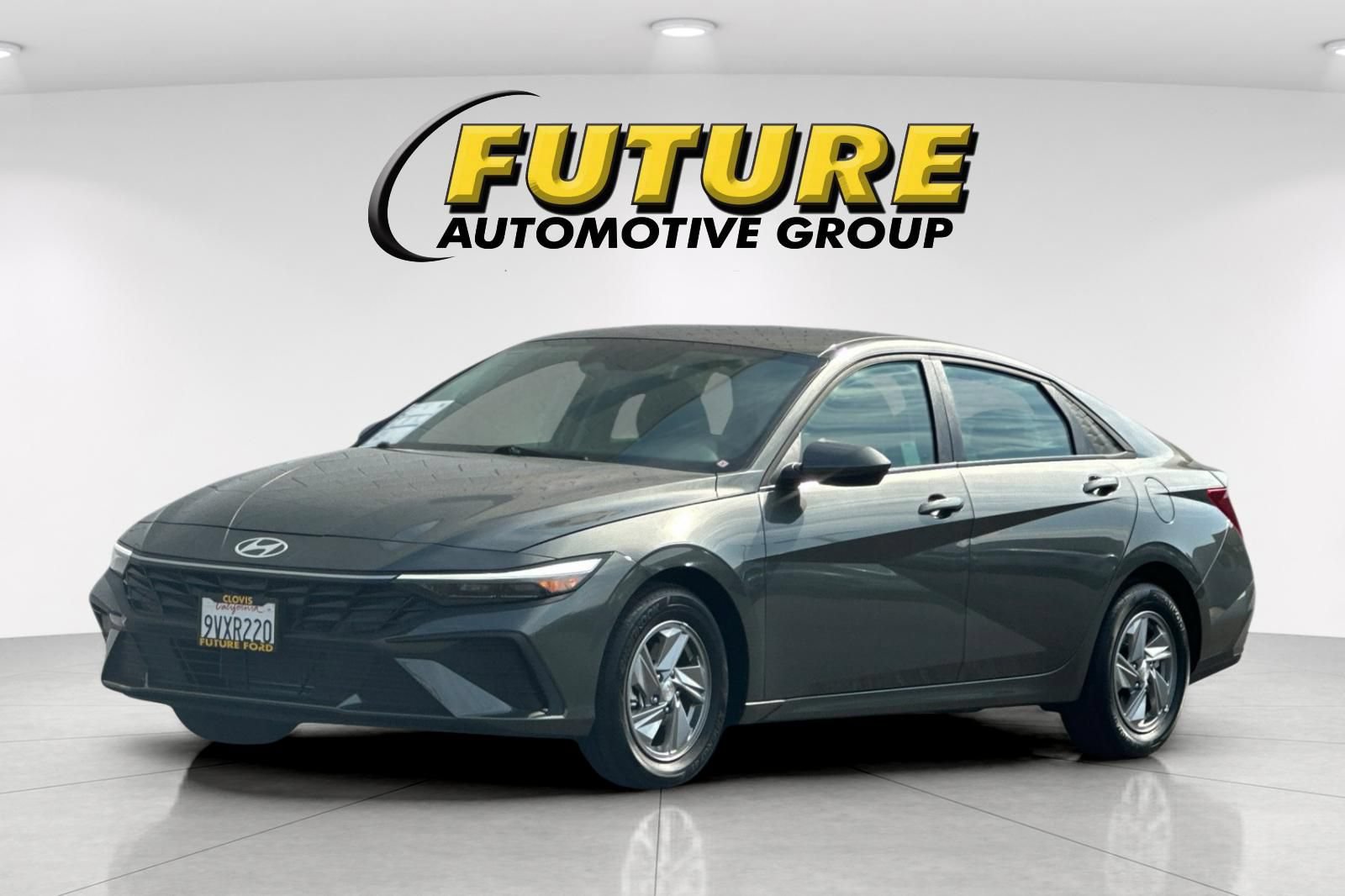 Used 2025 Hyundai Elantra SE FWD image 7