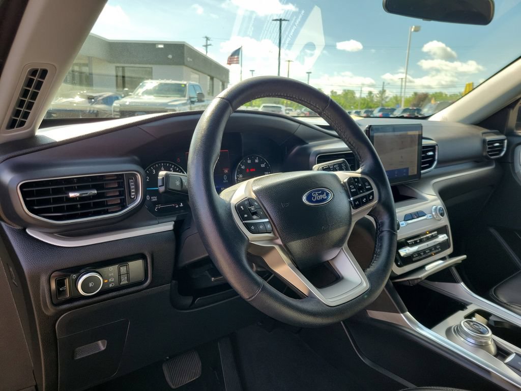Certified 2023 Ford Explorer XLT w/ Equipment Group 202A AWD/4WD image 23