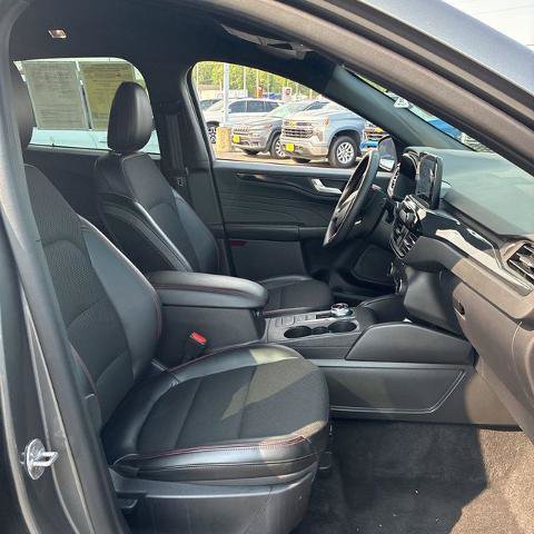 Certified 2025 Ford Escape ST-Line AWD/4WD image 6