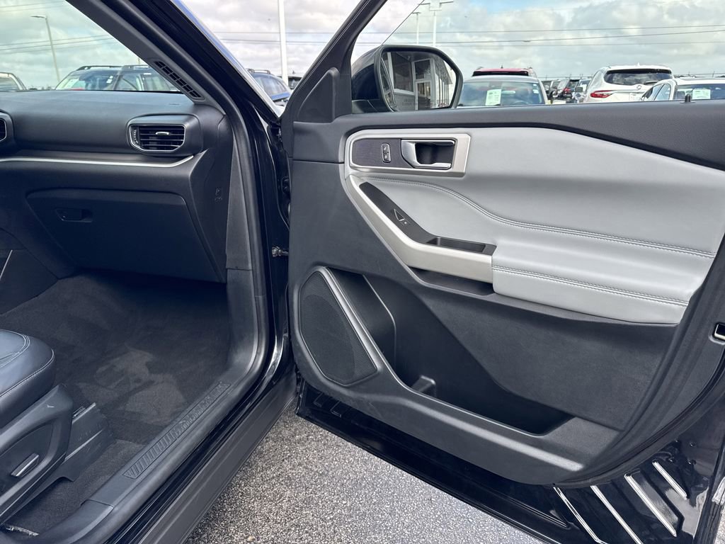 Certified 2022 Ford Explorer XLT w/ Equipment Group 202A image 12