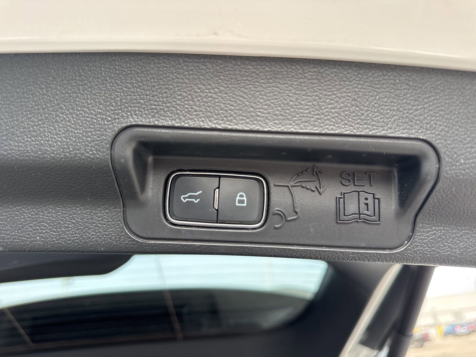 Certified 2023 Ford Explorer Limited w/ Limited Technology Package image 41