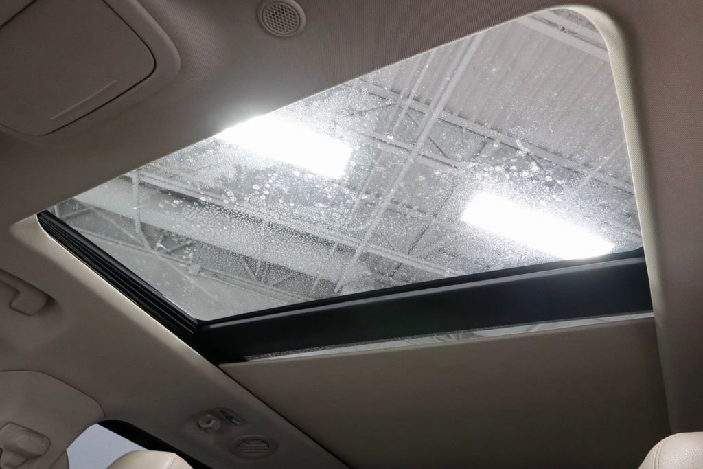 Certified 2020 Ford Explorer Limited w/ Class III Trailer Tow Package AWD/4WD image 34