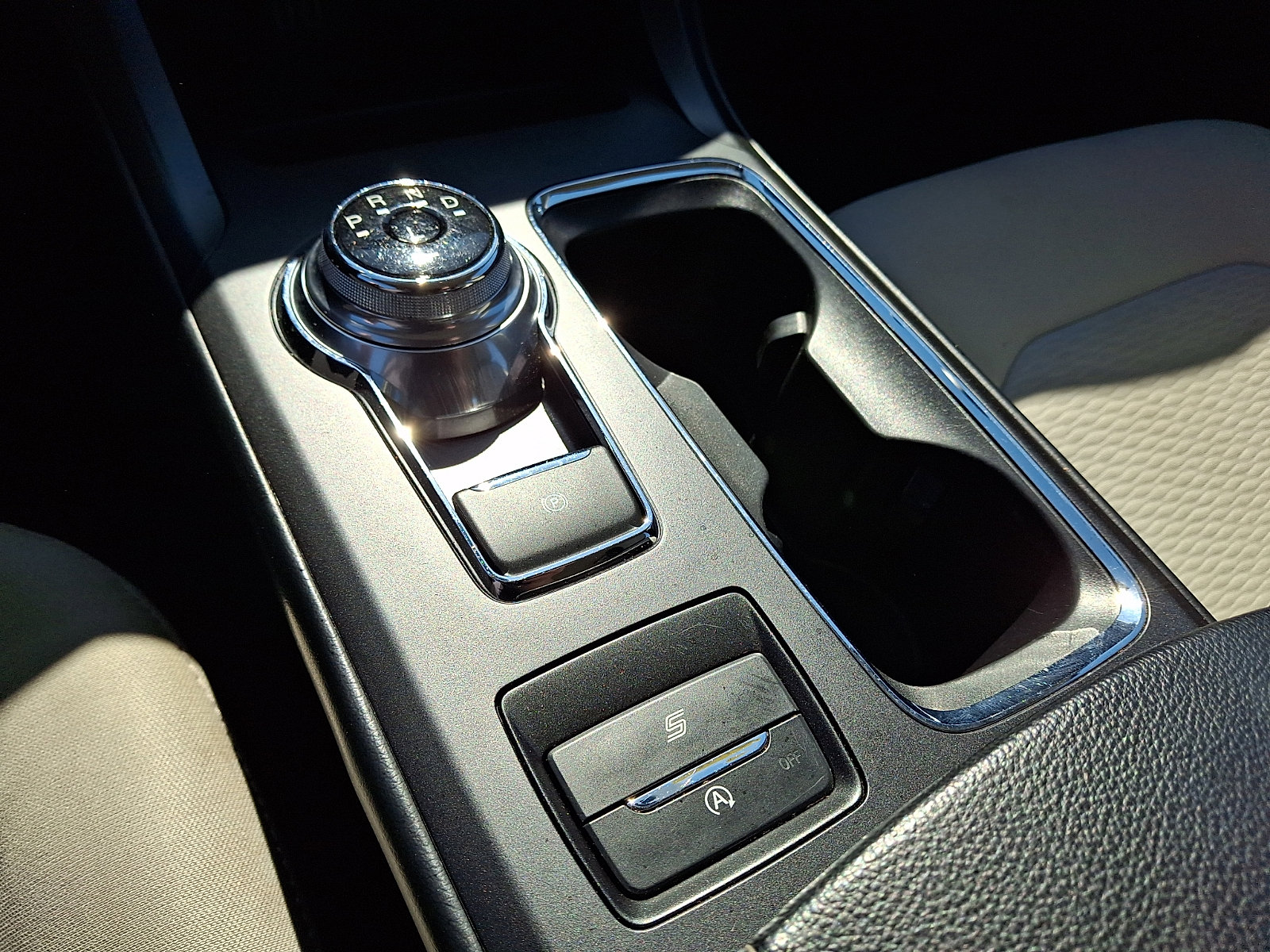 Certified 2020 Ford Fusion SE w/ Equipment Group 151A image 17