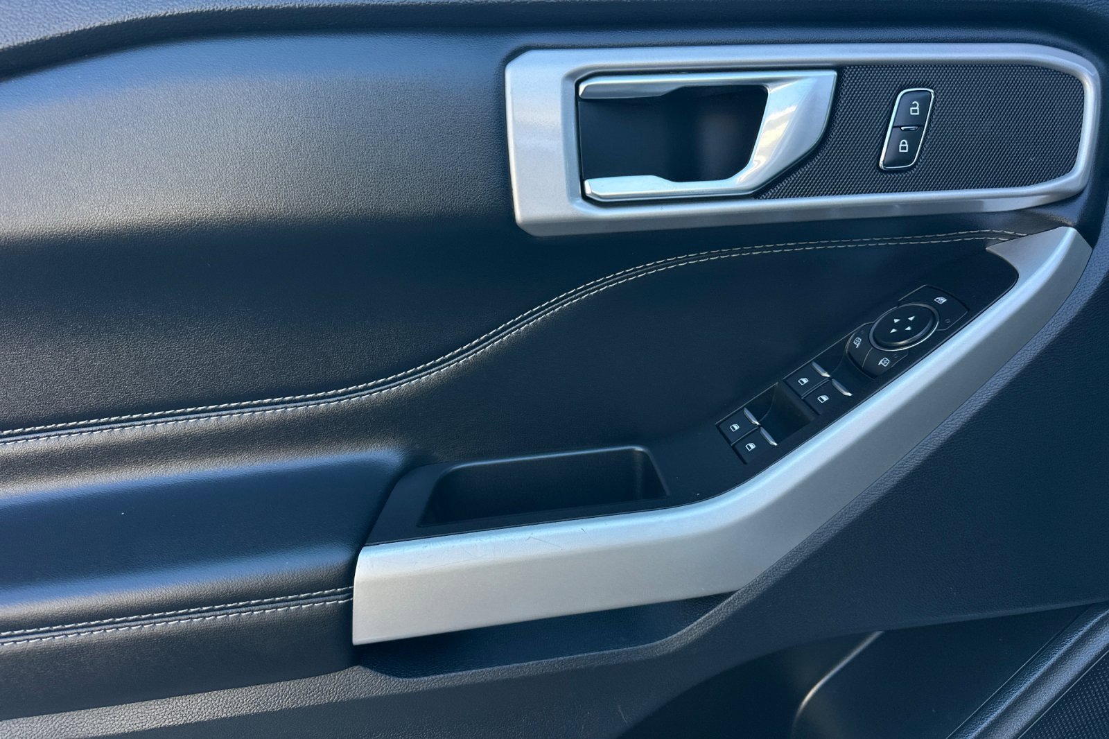 Certified 2022 Ford Explorer XLT image 10