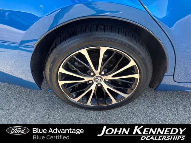 Used 2018 Toyota Camry SE w/ Convenience Package FWD image 4
