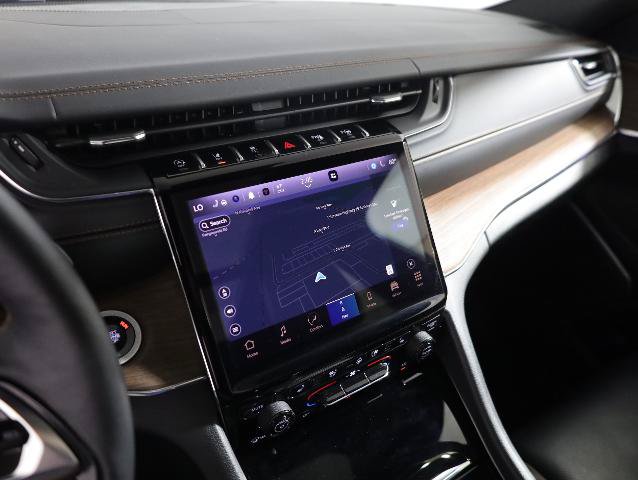 Used 2024 Jeep Grand Cherokee L Summit w/ High Altitude Package AWD/4WD image 24