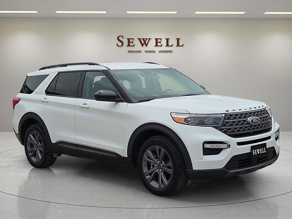Certified 2023 Ford Explorer XLT w/ Equipment Group 202A AWD/4WD image 6