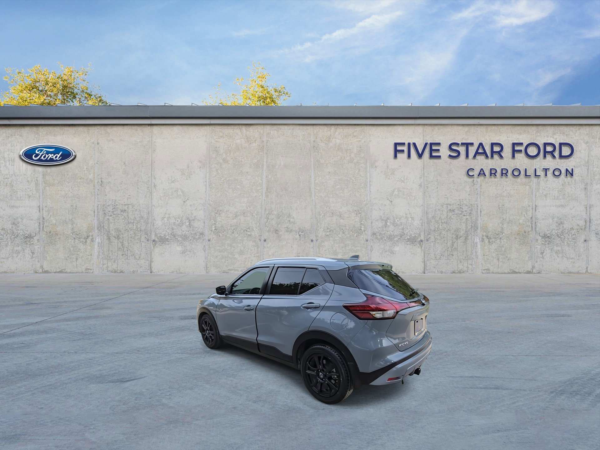 Used 2023 Nissan Kicks SV image 3